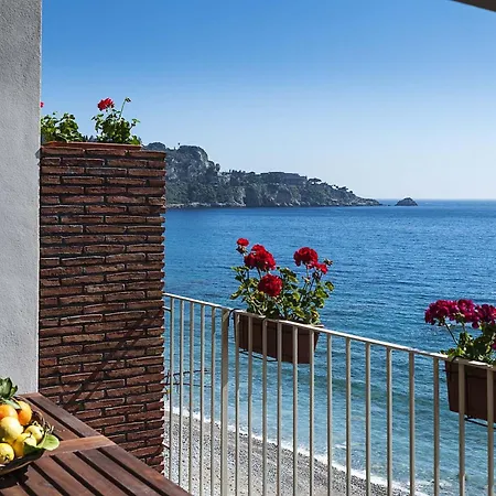 Alyssa Apartment Taormina